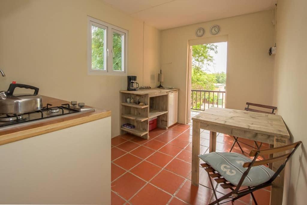 Smileys Apartment And Car Rental Willemstad Esterno foto