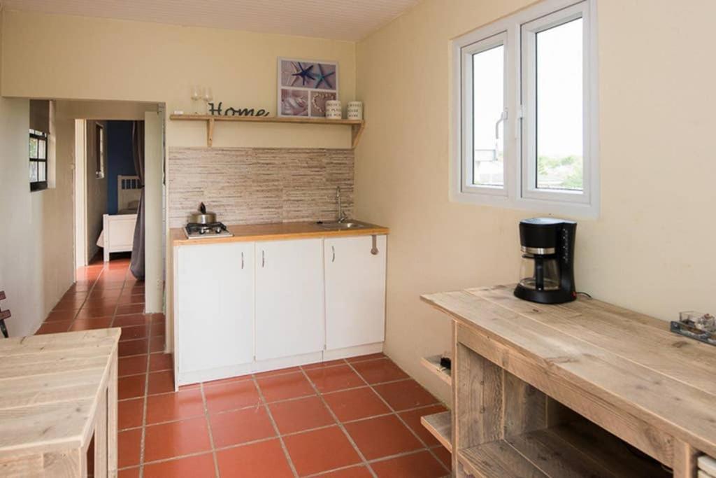 Smileys Apartment And Car Rental Willemstad Esterno foto